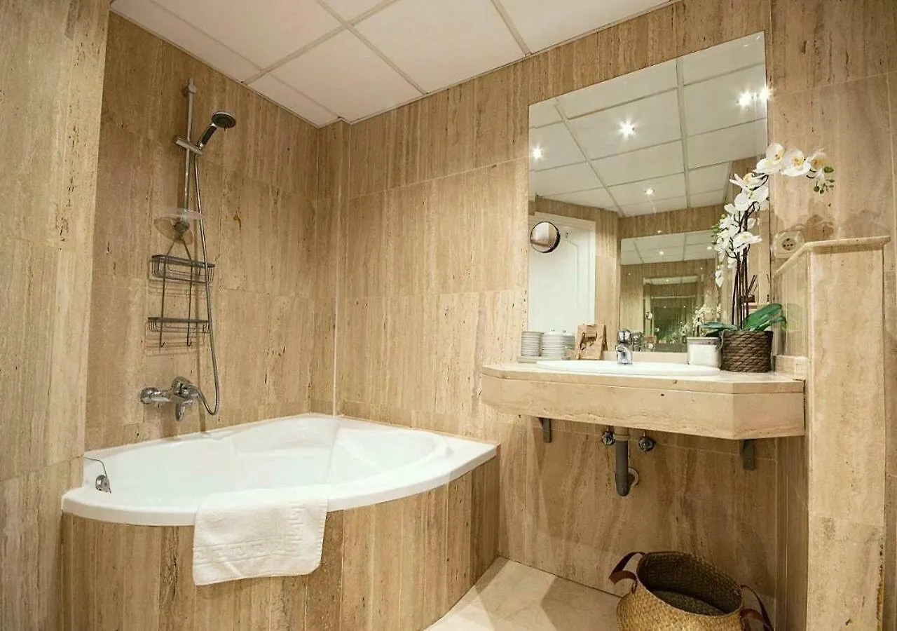Stunning Modern Holiday Home Los Jardines De Santa Maria Golf, Elviria, Marbella Spain